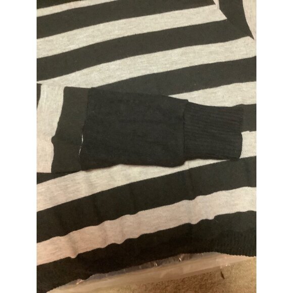 Red Haute Grey & Black Stripe Knit Blouse — NWT — SMALL - Picture 9 of 9